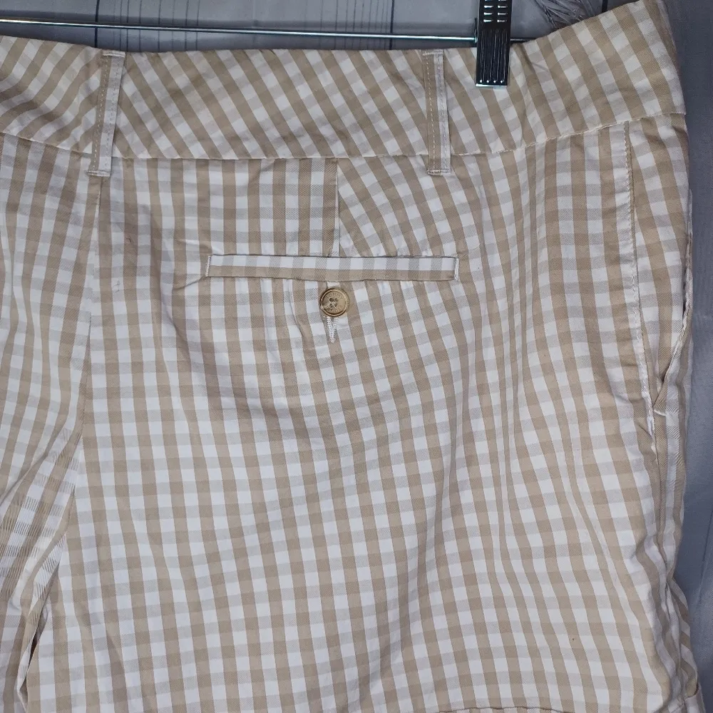 Tommy Hilfiger women's checkered shorts - Image 6