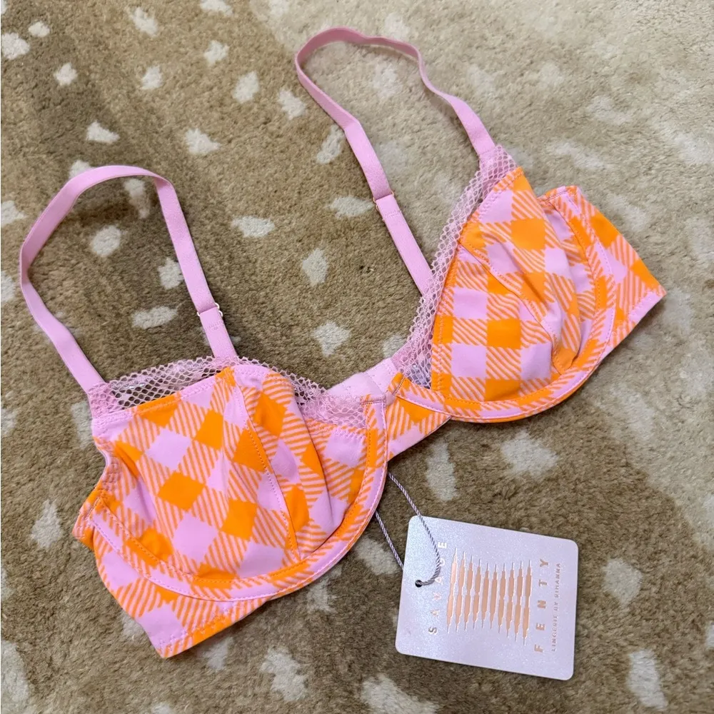 Savage X Fenty NWT Gingham Remix Unlined Plunge Bra
Pink orange Women’s size 32C Pink - Image 6