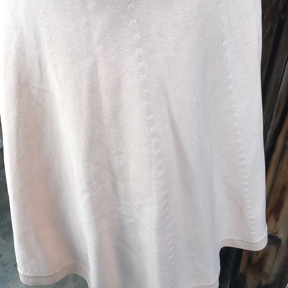 💜Light peach colored top with black embroidery Pink - Image 4