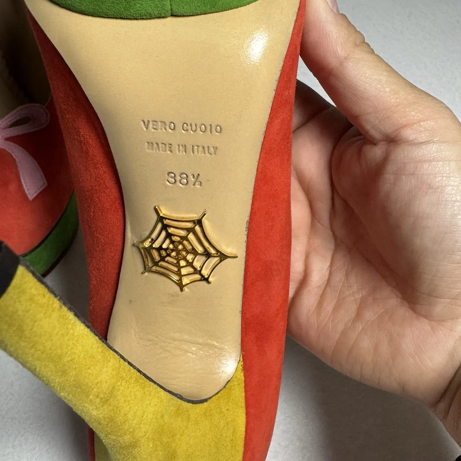 Charlotte Olympia Arabella Color-Block Suede Bow-Toe Pumps Sz 38.5 US 8.5 Italy - Image 4