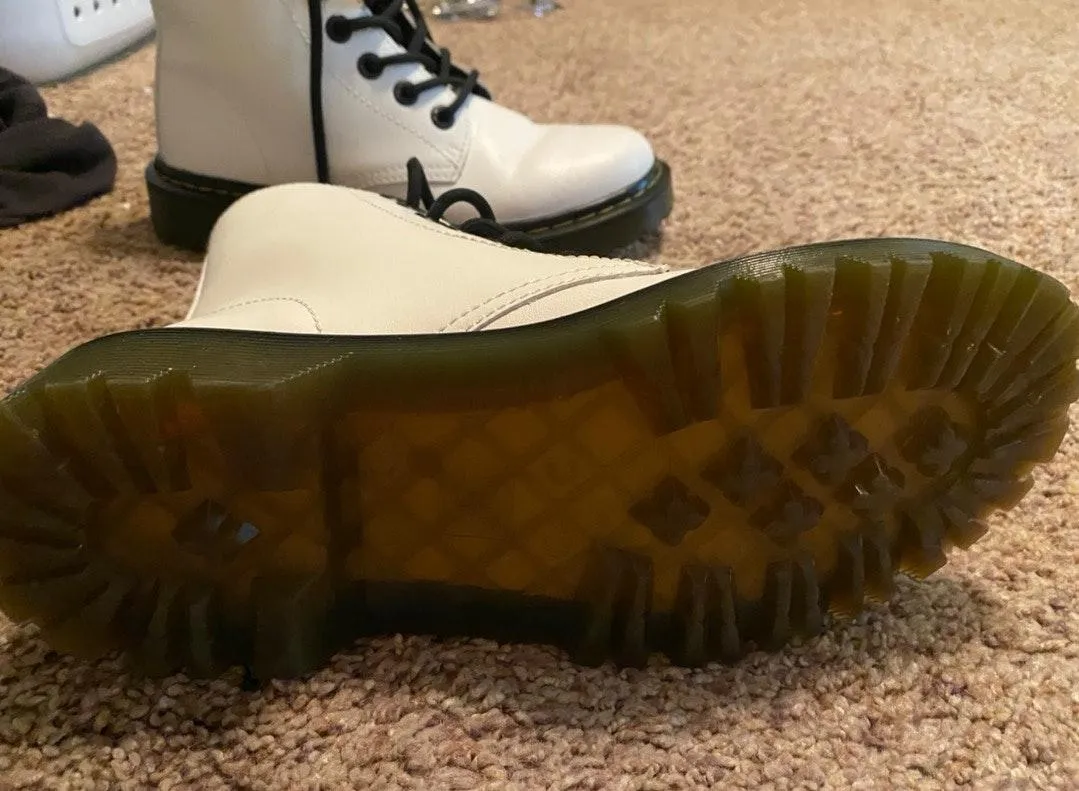 Boots White Size 7.5 - Image 4