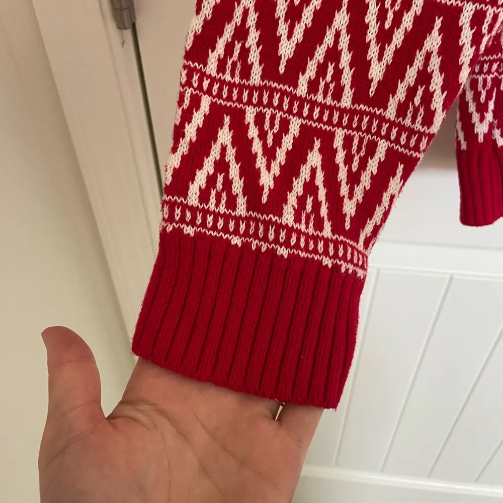 NWT | 33 Degrees men’s llama‎ printed sweater — large Red - Image 3