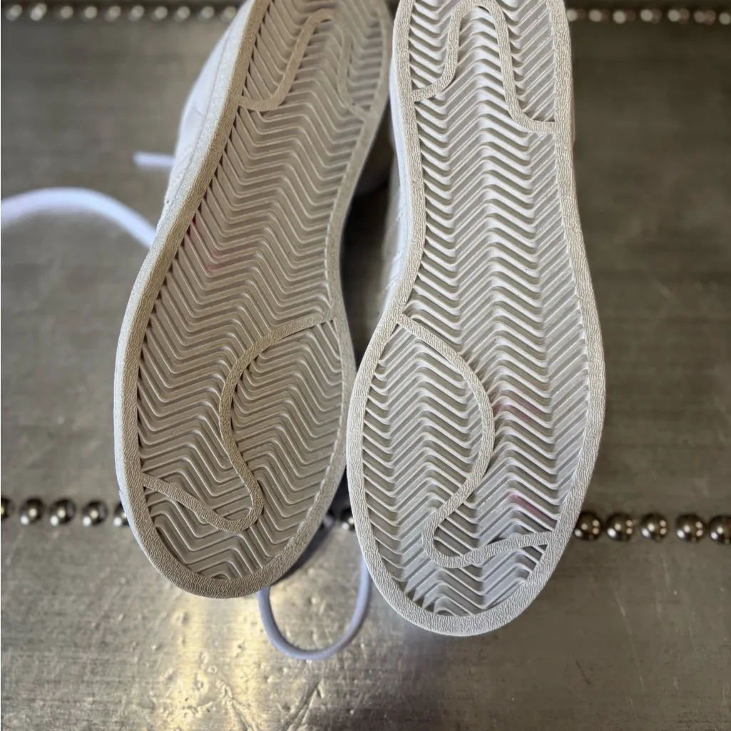 Adidas  Superstar White Sneaker Size 6 - Image 4