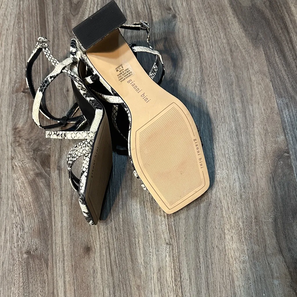 Gianni Bini Snakeskin Patterned Heels - Image 6