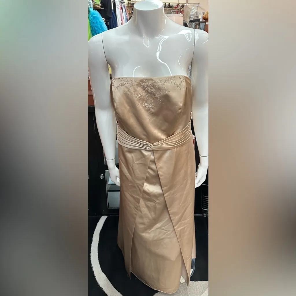 David’s Bridal sz 20 long gold formal dress - Image 3
