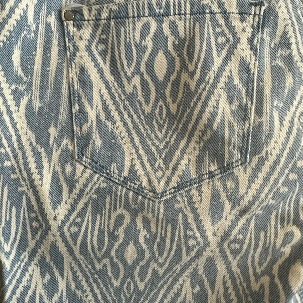 Chicos Platinum Tribal Ikat Print Crop Jean Southwestern Size XS - Image 6