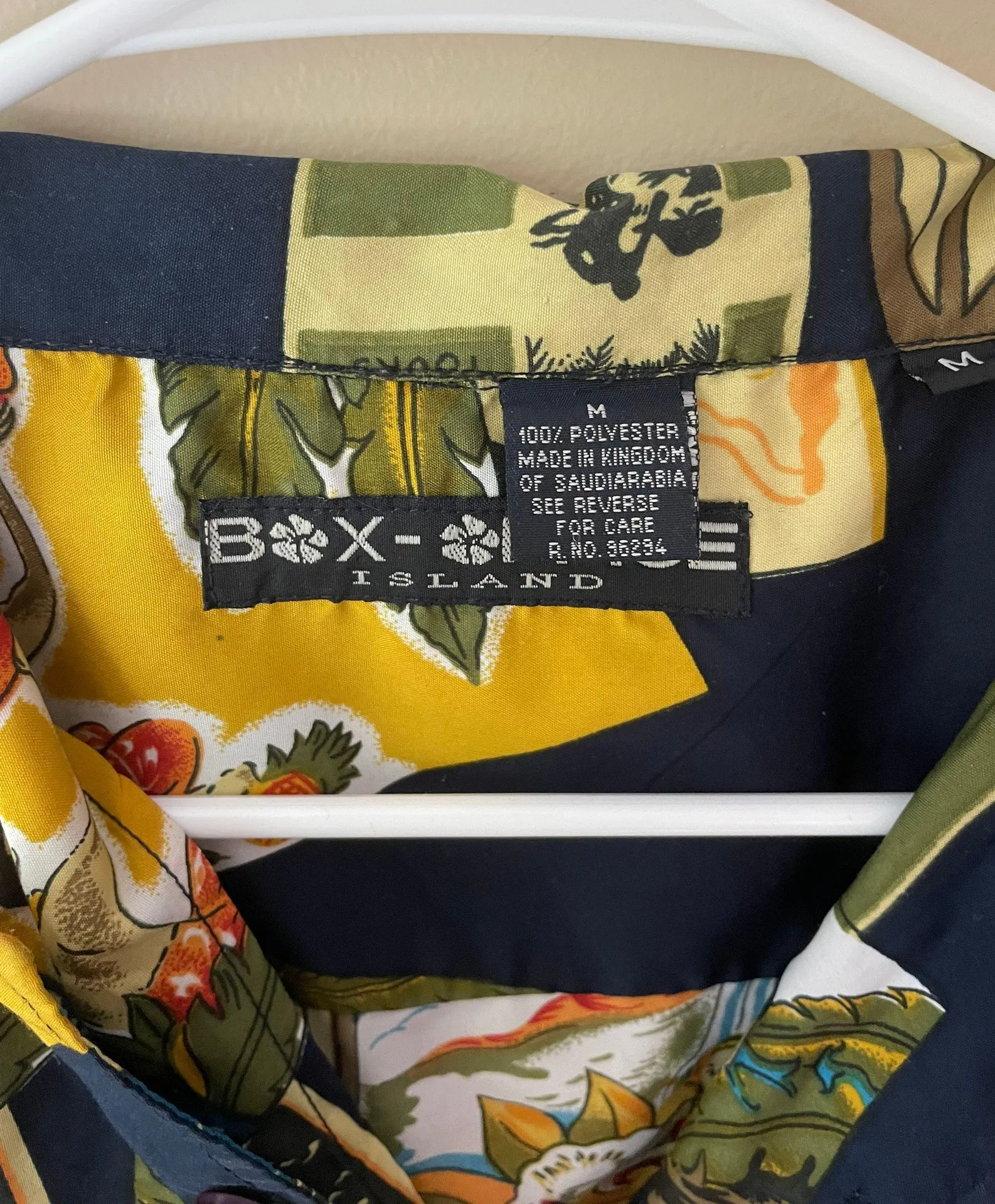 hawaiian shirt  - Image 2