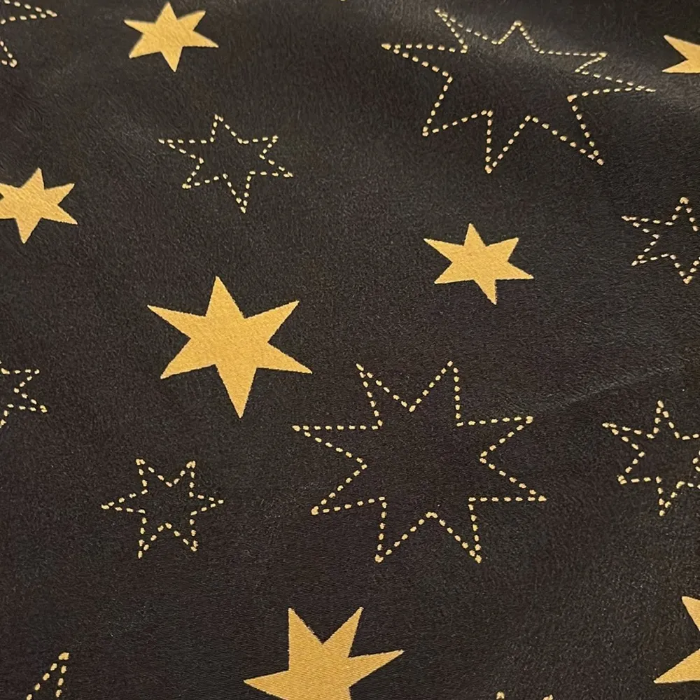 Moda international vintage silk star shell top size small Black - Image 6