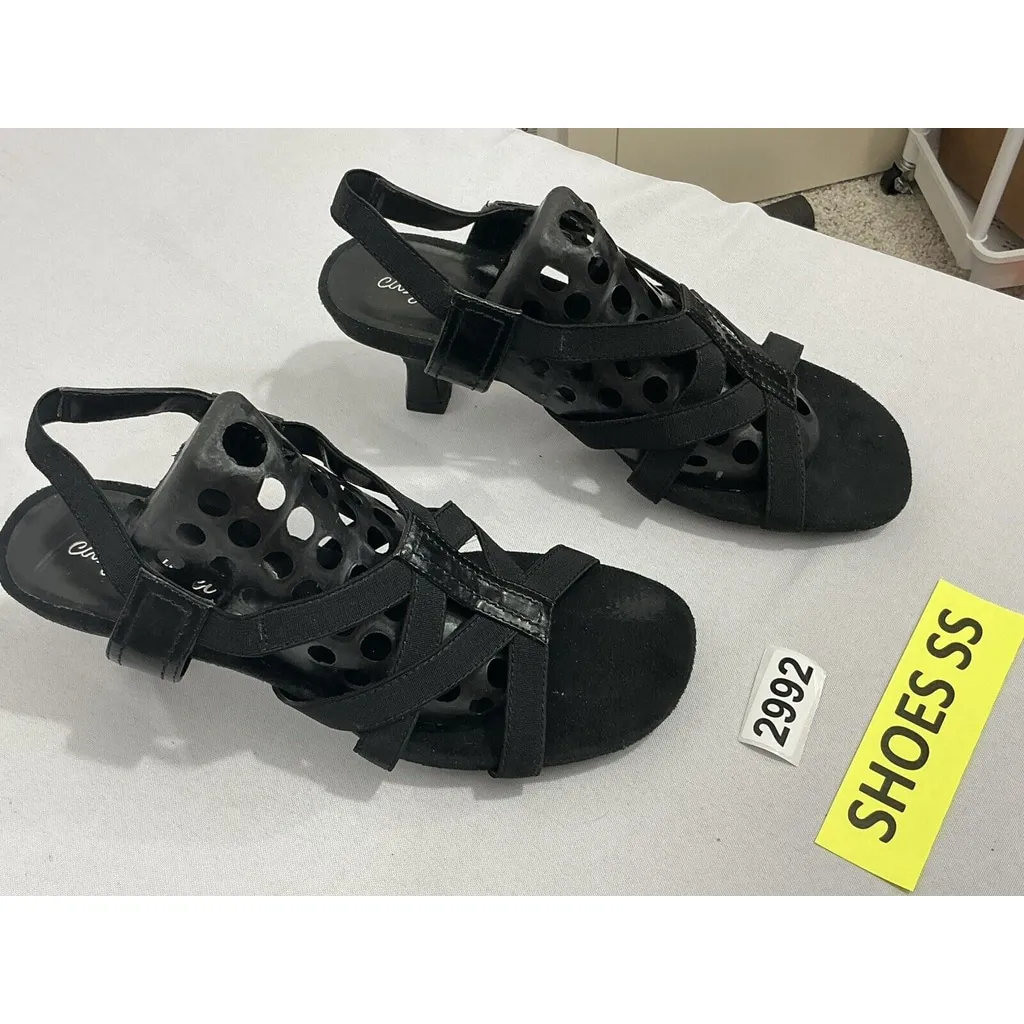 Womans Easy Spirit 40-6501 Size 7.5 W Black Strappy Elastic Heel Sandals - Image 2