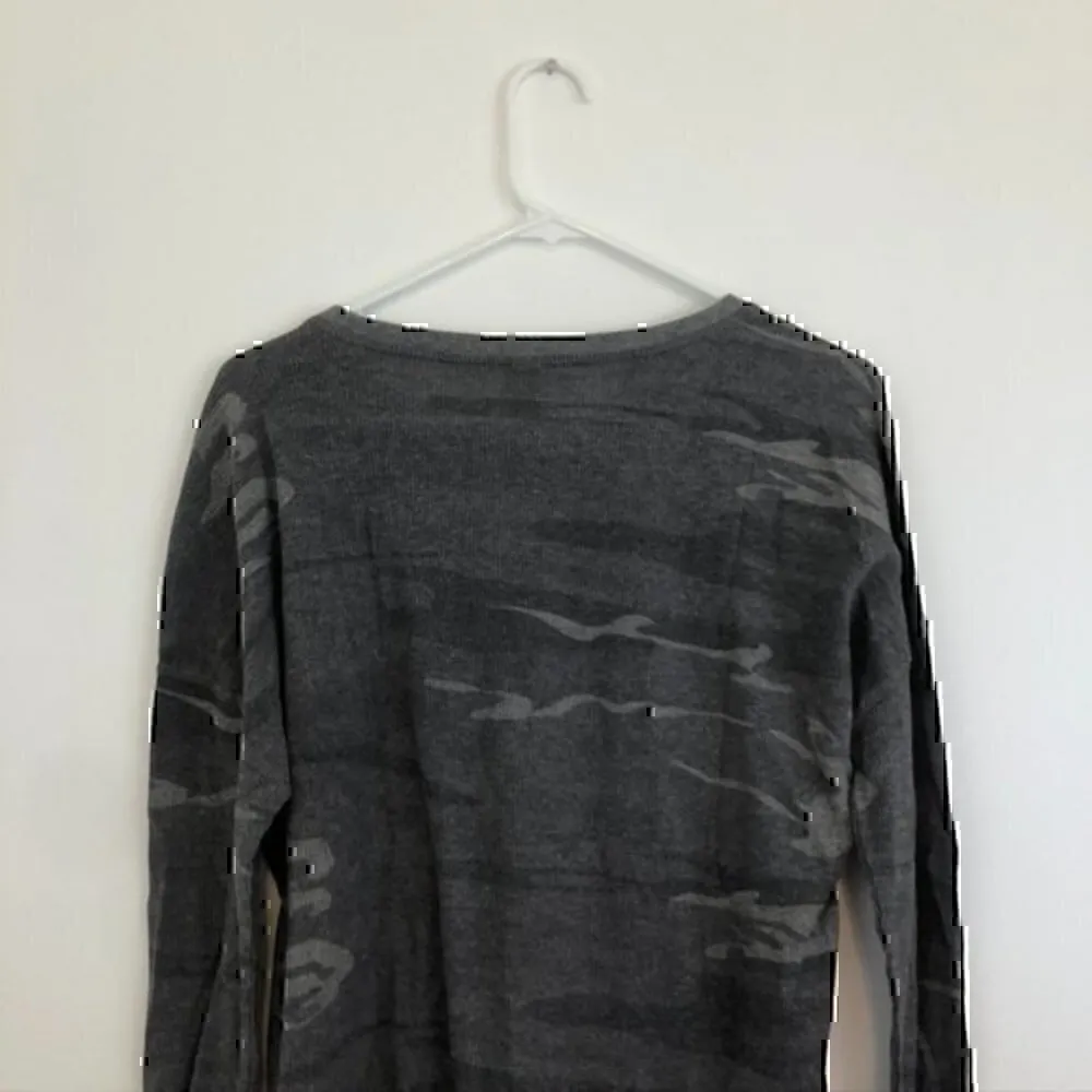 ALTAR'D STATE Gray Camo Camouflage Waffle Knit Thermal Long Sleeve Tee Top Small - Image 10