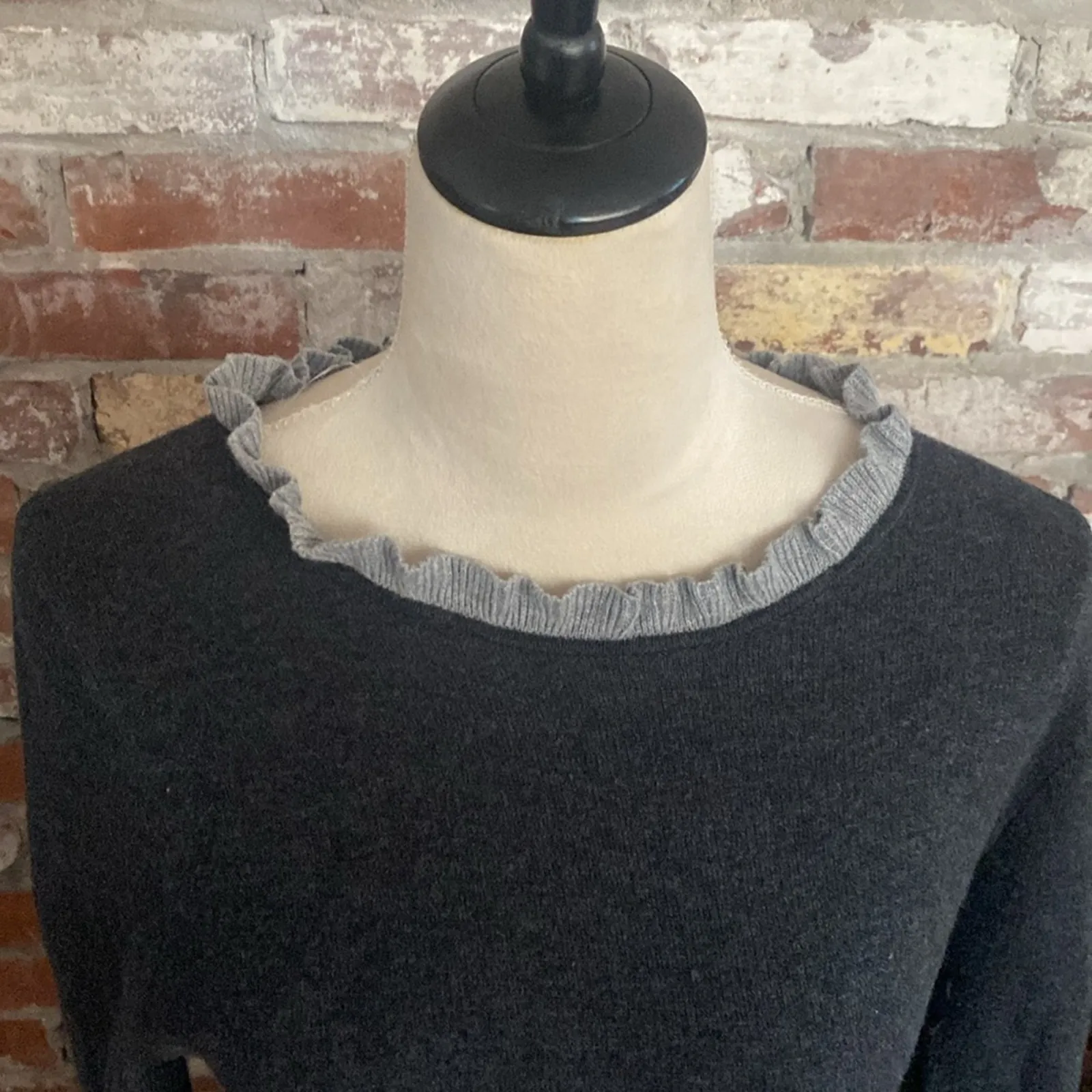 Adrienne Vittadini Gray Ruffle Cuff and Neck Long Sleeve Sweater Dress Size M - Image 3