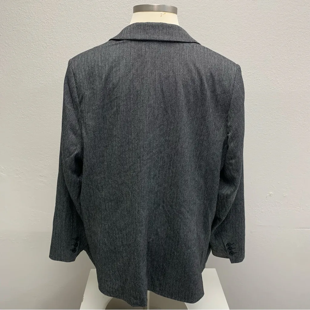 NWT Lane Bryant 2 Button Tailored Stretch Blazer.  Size 28 - Image 2