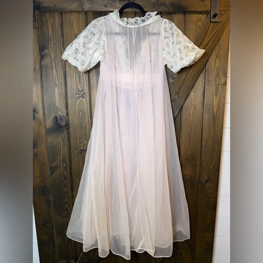 Vintage 60s Radcliffe Lingerie Cream Chiffon Peignoir Robe Petite Pink Size undefined - Image 2