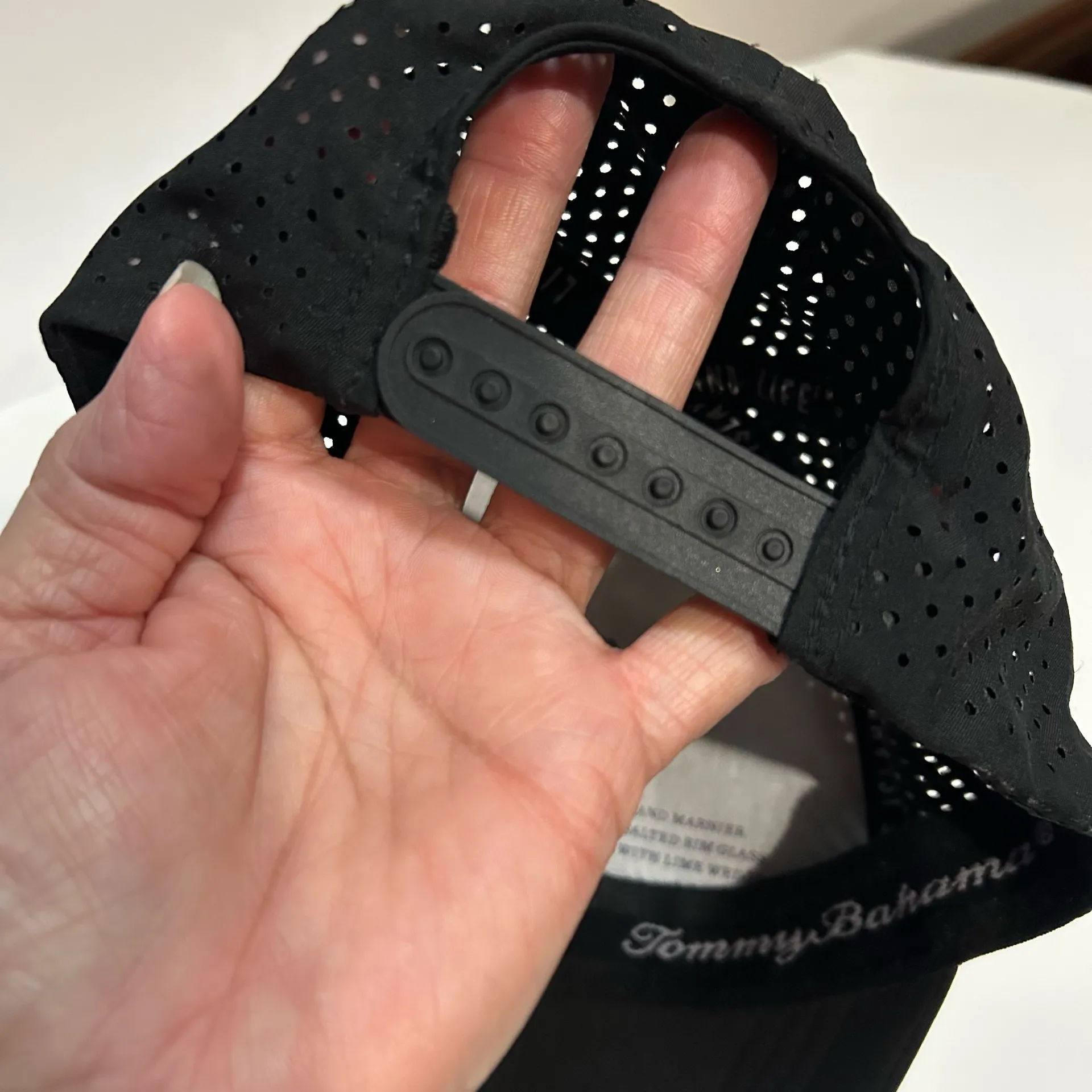 Tommy Bahama Adjustable Snapback Mesh Golf Cap - Image 10