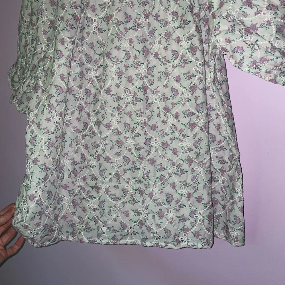 NEW Jennifer & Grace L Blouse Lavender Ditsy Floral Eyelet Puff Ruffle Prairie - Image 7