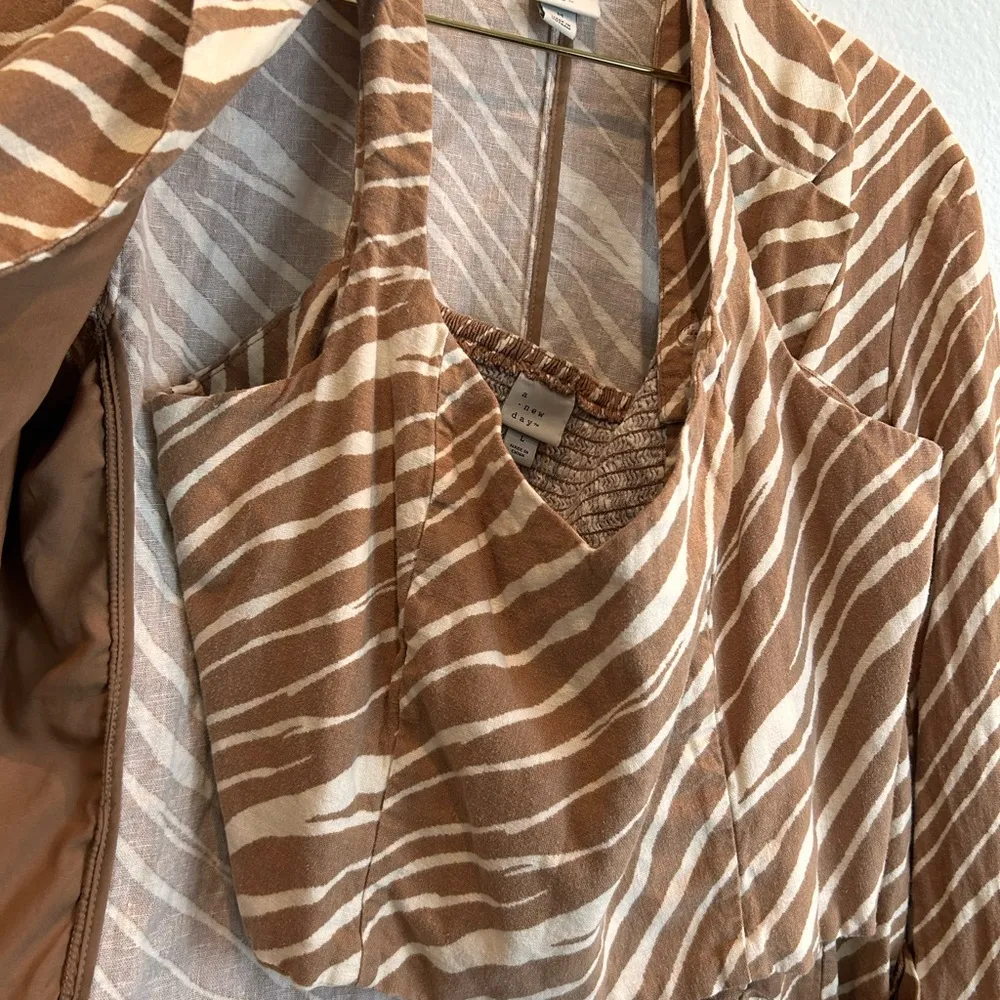 Tan Zebra Print Long Sleeve Linen Blend blazer + crop top matching 2 piece set - Image 6