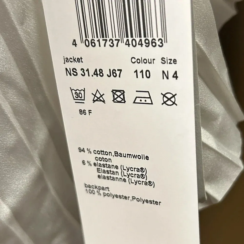 NWT Marc Cain sports N4/10/M cream jacket / short sleeve cardigan pleated back - Image 4