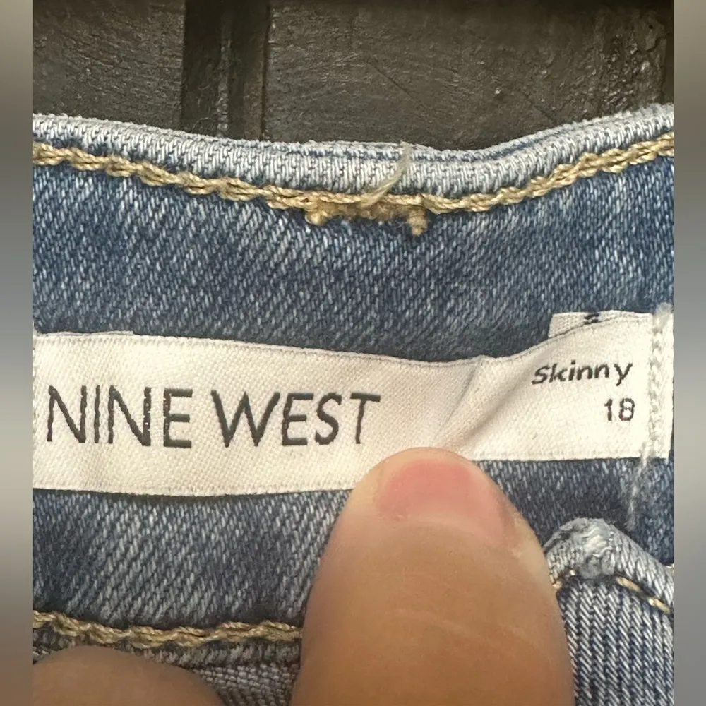 Nine West high rise skinny button jeans - Image 4