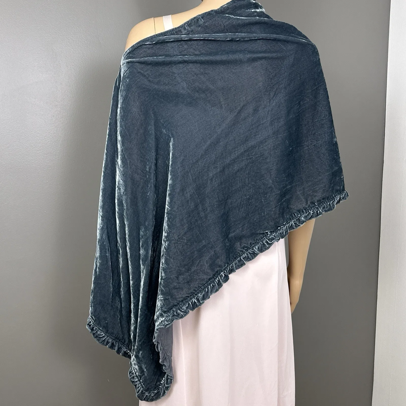 Spartina 449 Velvet Ruffle Topper Steel Blue Gray One Size Scarf Ruffles - Image 4