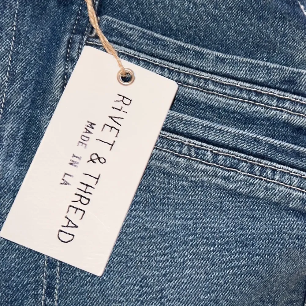 Rivet & Thread High-Rise‎ Relaxed Straight Jeans in Paladino Wash - Image 6