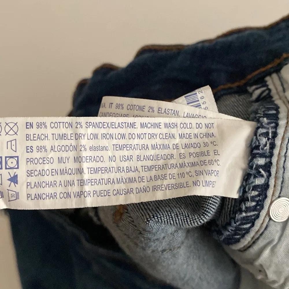 Forever 21 Blue Mini Pencil Skirt Casual ripped destroyed distressed, dark wash - Image 4