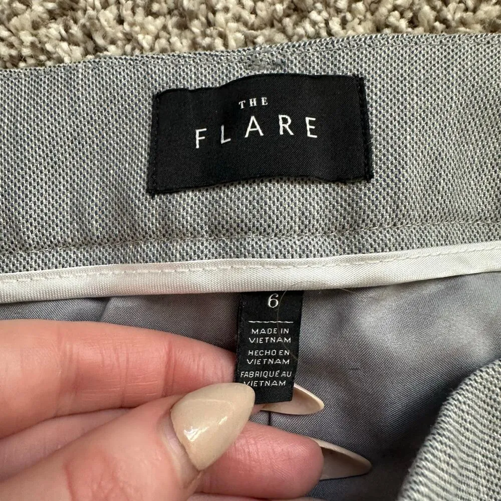 White House Black Market the Flare light gray dress pants size 6 - Image 8