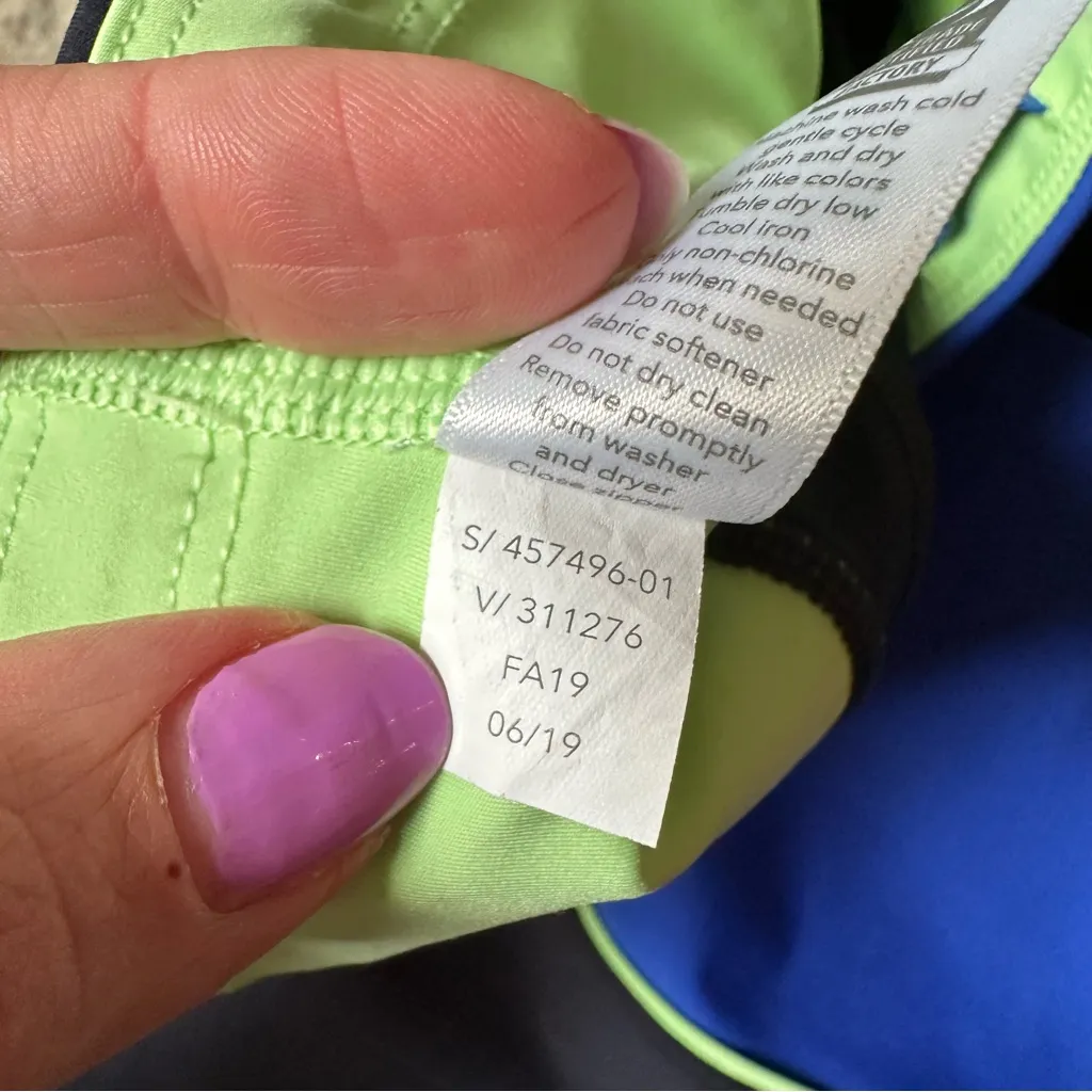 Athleta Velocity Colorblock Capri Leggings Women’s Size Medium Blue Navy - Image 11