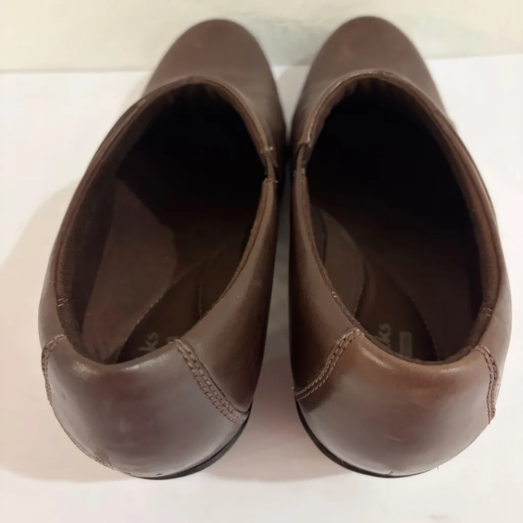 Clarks Collection Channing Essa Brown Leather Slip On Heel Loafer Size 8.5M - Image 7