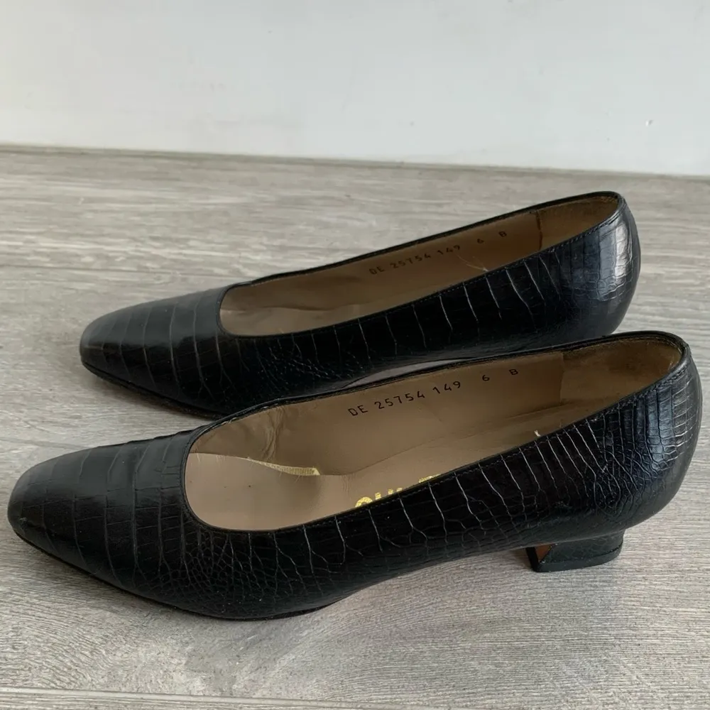 Women’s Black Leather Reptile Print Pump Heels In Size 6 - Image 7