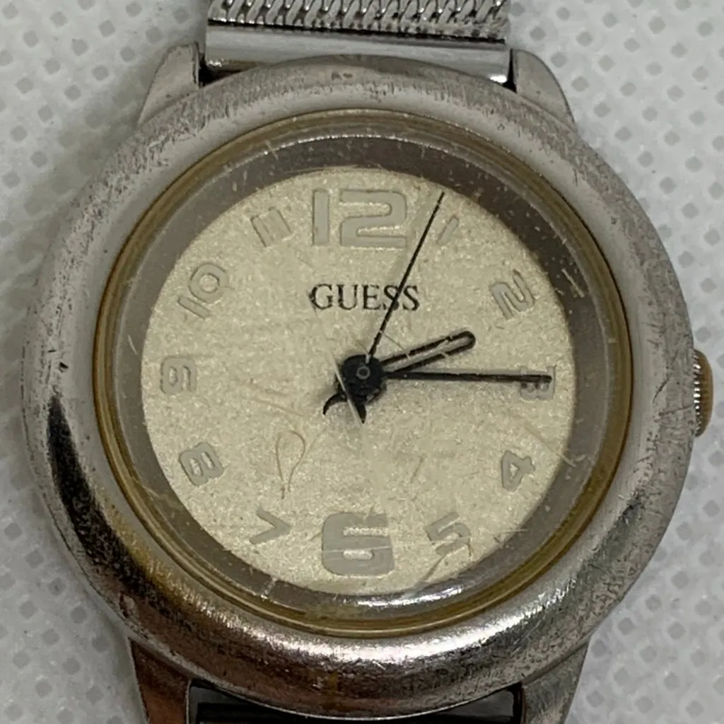 Vintage guess 1996 silver tone women watch 25mm round case quartz analog running - Image 3