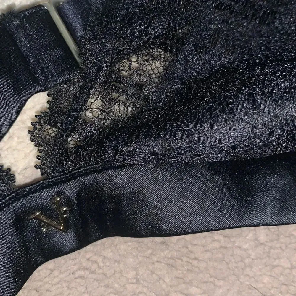 Victoria’s Secret lace Bralette - Image 2