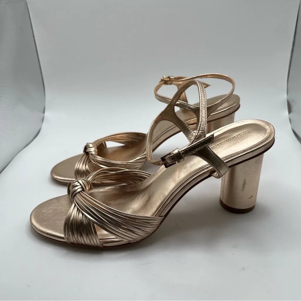 NWOB Reformation Women's Petra Cylinder Heel Sandals size 7 color Gold Silver - Image 4