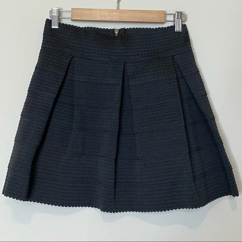 Honey Punch black box pleated bandage textured skater skirt stretch large - Image 4