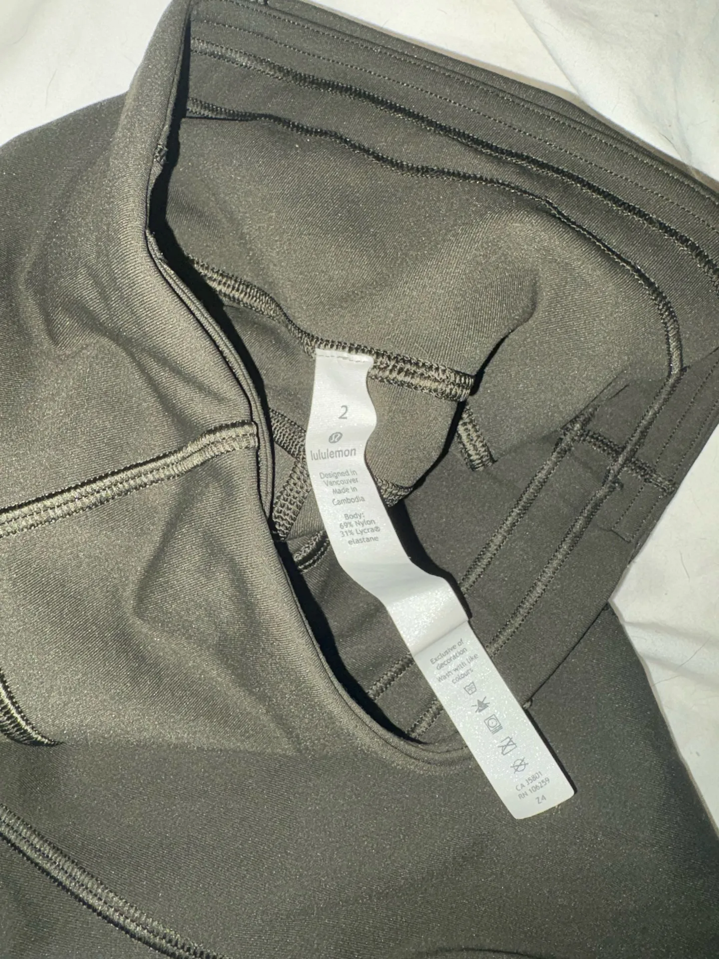 Lululemon Crop 23" - Image 3