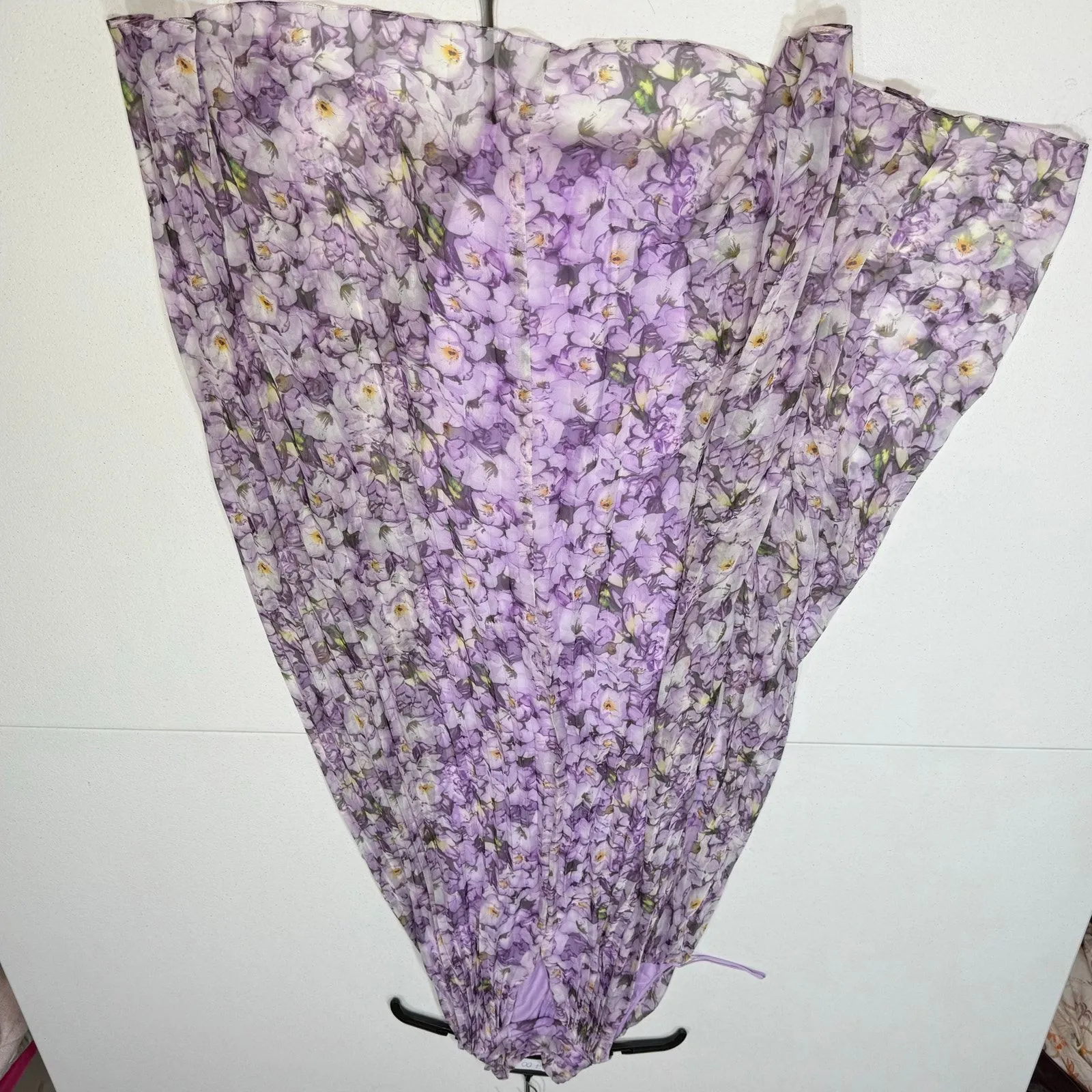 Badgley Mischka Floral Mock
Neck Pleated Gown Purple Maxi dress Size 12 - Image 3