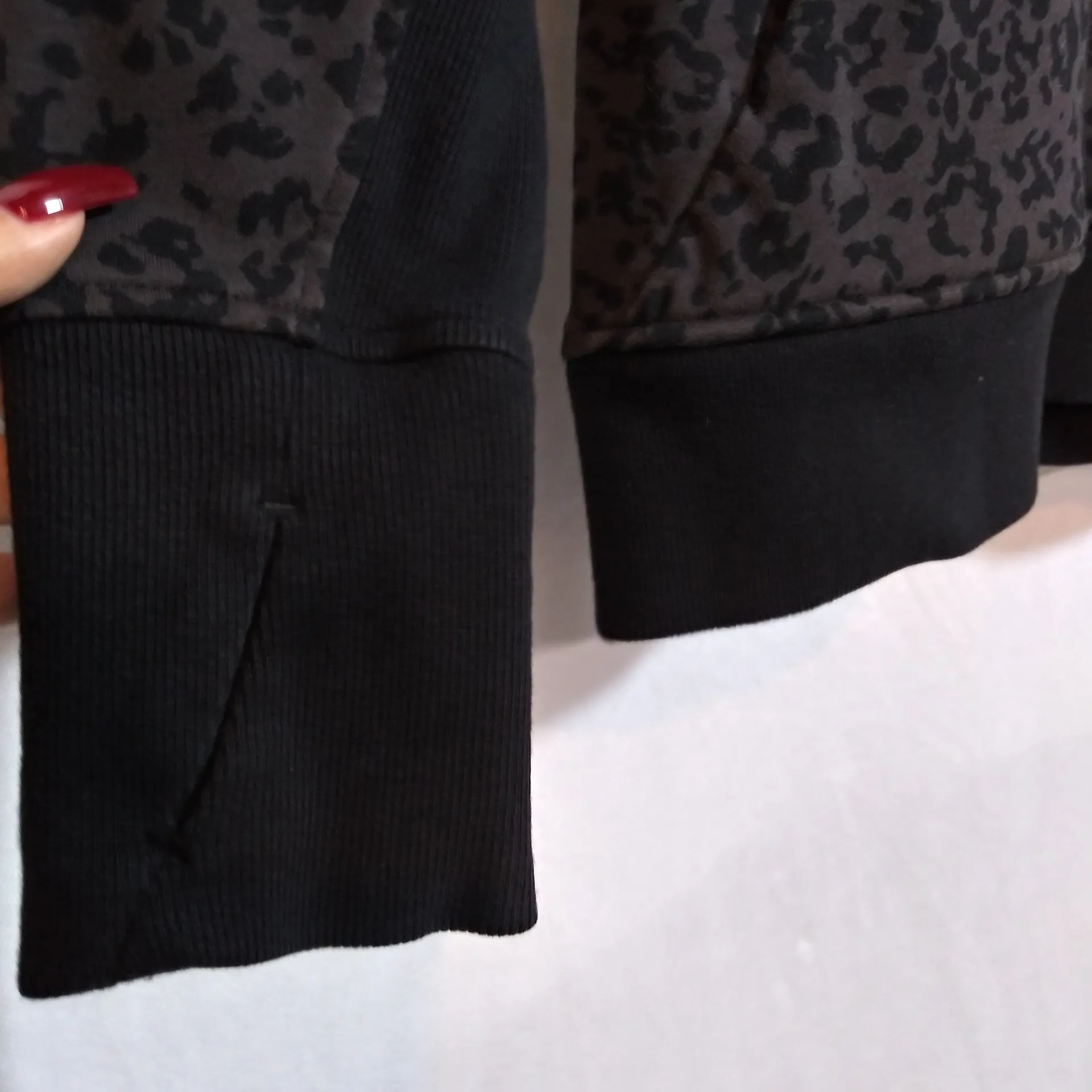 Athleta Triumph Printed Hoodie Tiny Leopard Activewear Size L - Image 5