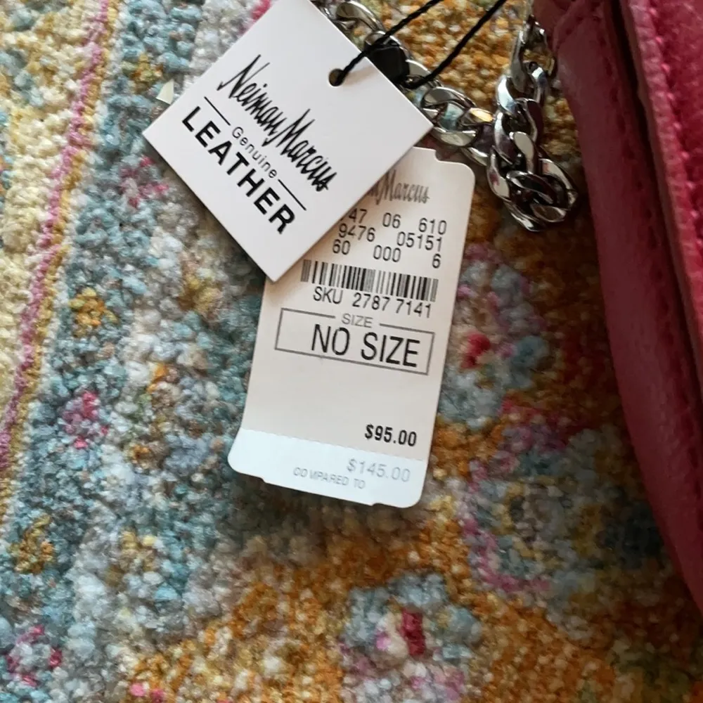 Neiman Marcus brand leather cross body with chain - Image 3