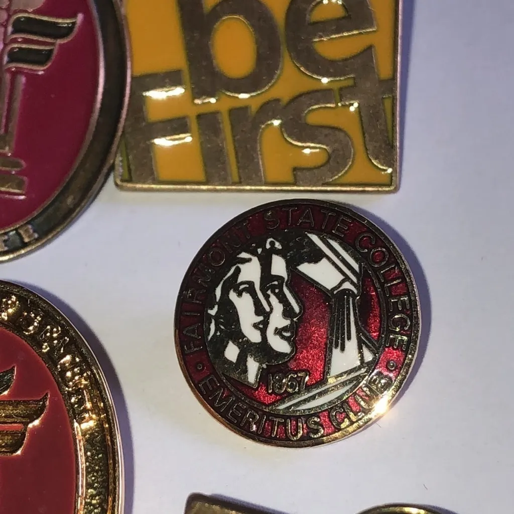 Vintage Fairmont State College University Emeritus Club Pierpont Tech Pin Lot Gold - Image 4