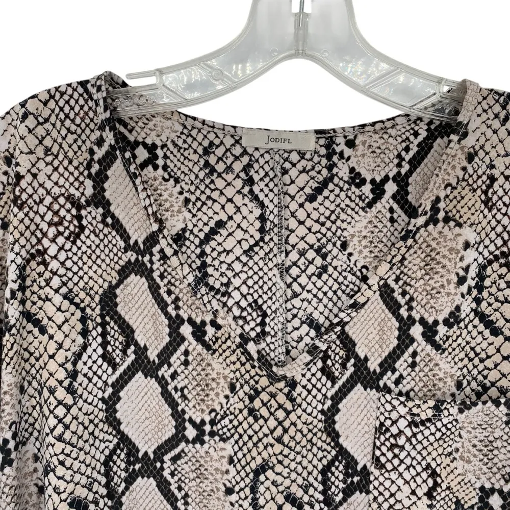 Jodifl Snakeskin Print Oversized Flowy Top - Image 4