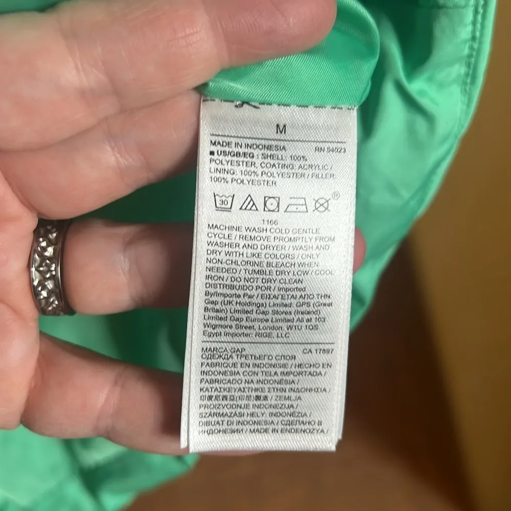 Gap Women's Cold Control Windproof Sleeveless Puffer Vest Medium Green Sz Medium - Image 11