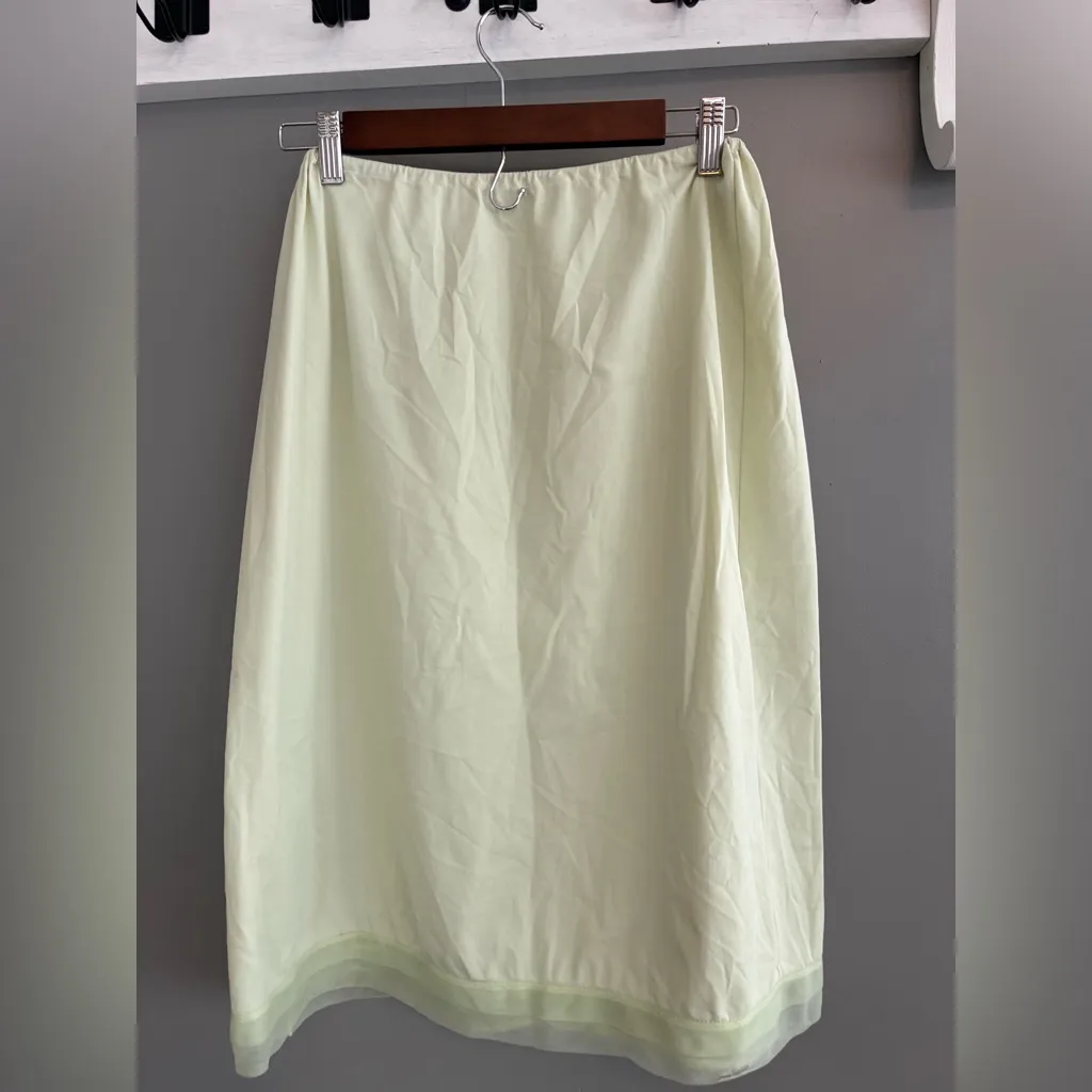 Vintage 60’s Van Raalte Suavette Slip with Green Embroidery Flowers and tule end Size L - Image 4