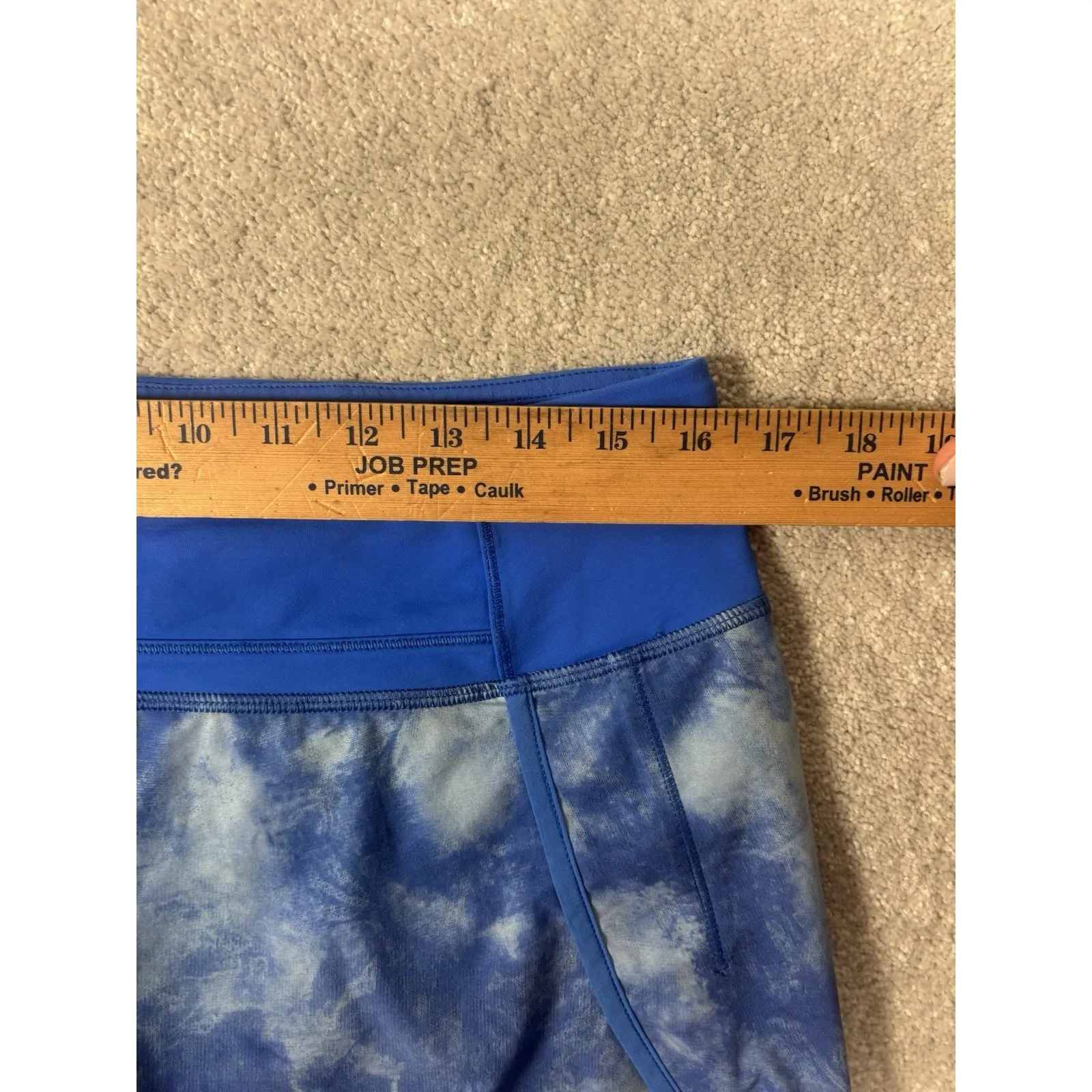 Lululemon Women's Speed Up Shorts Blue Tie Dye Size 8 - Image 7