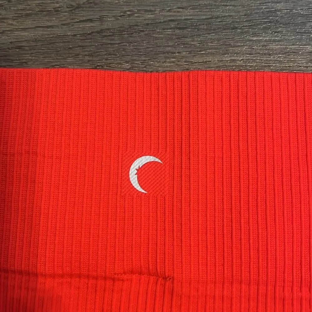 ZYIA Active Cherry Red Reve Seamless Ribbed Compression Athletic Shorts Large - Image 4