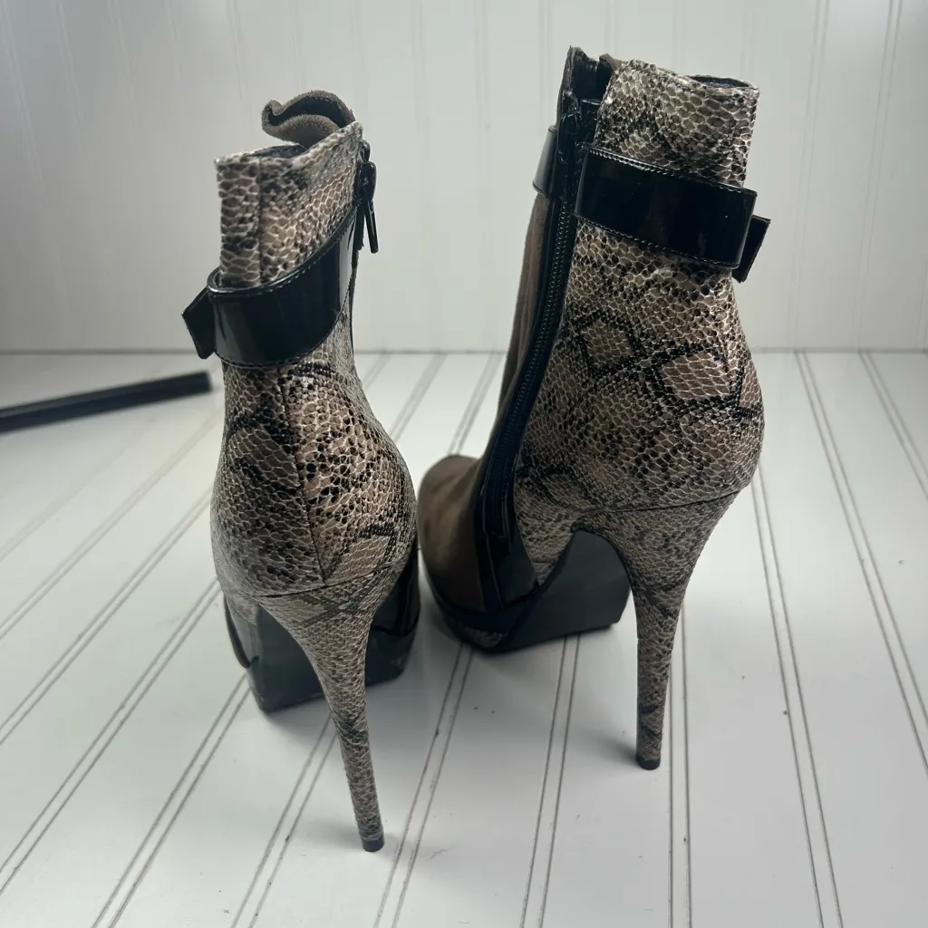 Call it Spring Closed Toe Faux Leather Zip Up Ankle Boots Womenโs Size 10 - Image 9