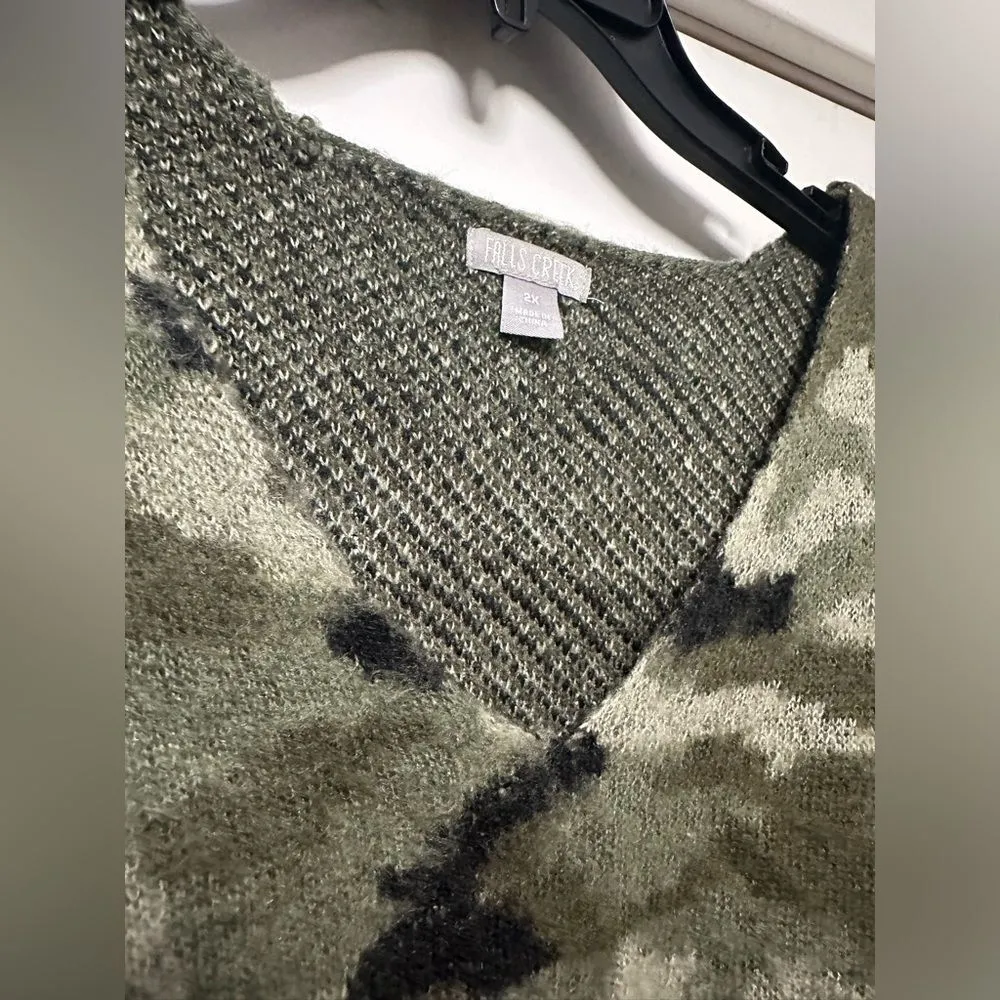 Woman’s Falls Creek V-Neck Sweater Camo Camouflage (711) - Image 3