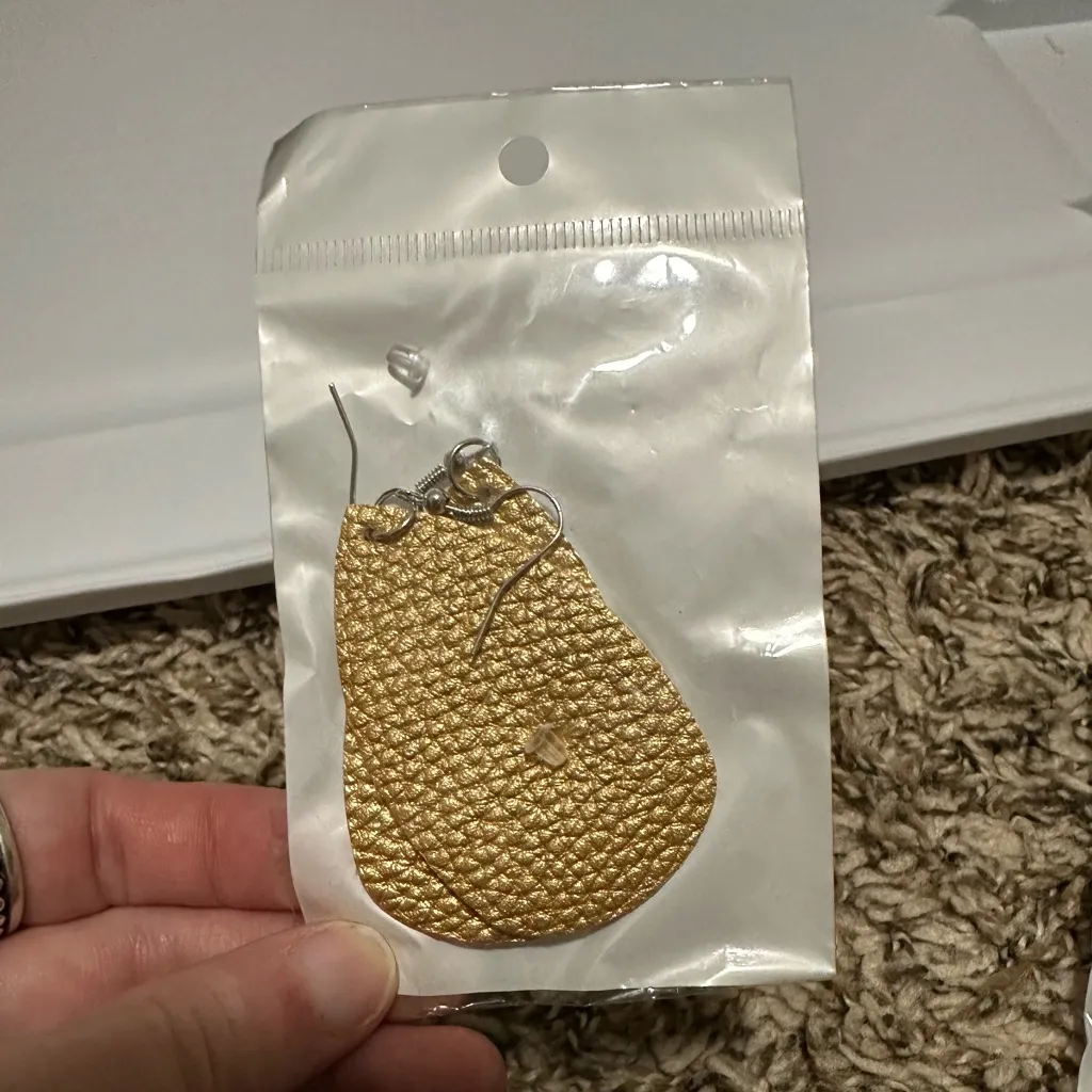 Bundle of Leather Teardrop Earrings New in Packaging Blue - Image 2