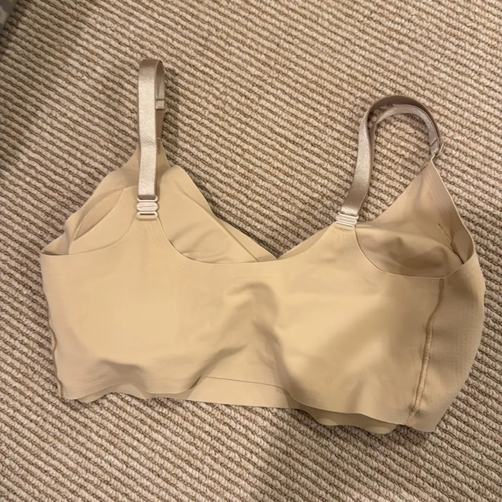 True & Co Women's True Body Triangle Convertible Strap Bras - Image 3