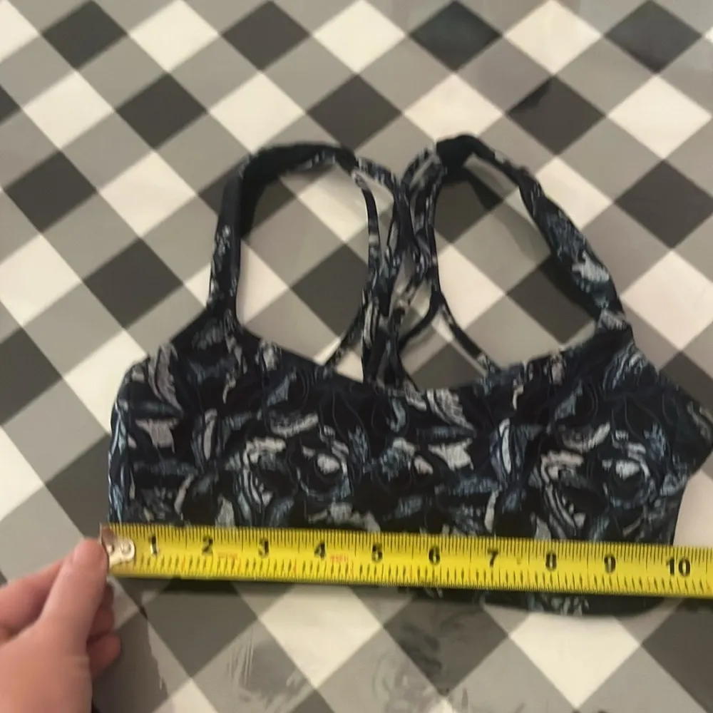 Lululemon Women’s Strappy Back Sports Bra Sports Top Size 2 - Image 8