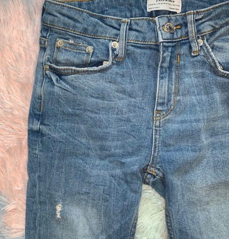 Light Wash Distressed Jeans - Image 4