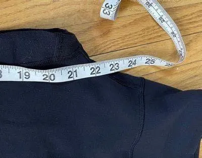 Lululemon | cropped legging capris. Black Size 6 - Image 10